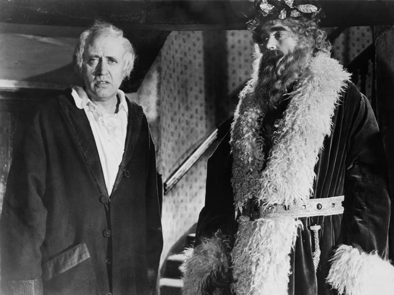 Alastair-Sim-Scrooge-Francis-De-Wolff-Brian.jpeg