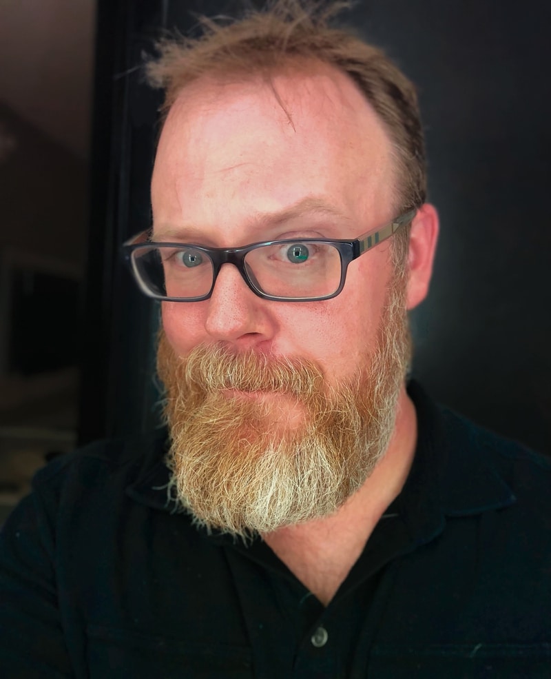 Chuck Wendig Headshot (credit Michelle Wendig).jpg