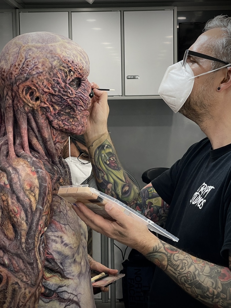 Duncan%20Jarman%20applying%20Vecna%20makeup%20(3)