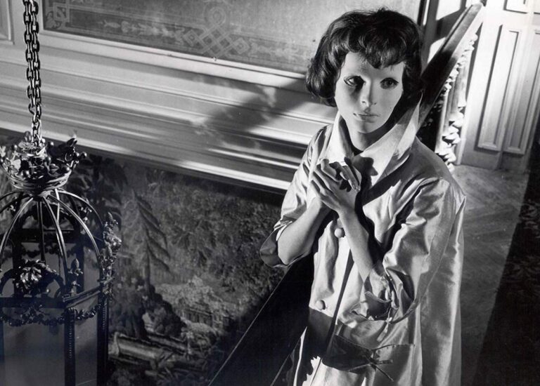 Review: EYES WITHOUT A FACE