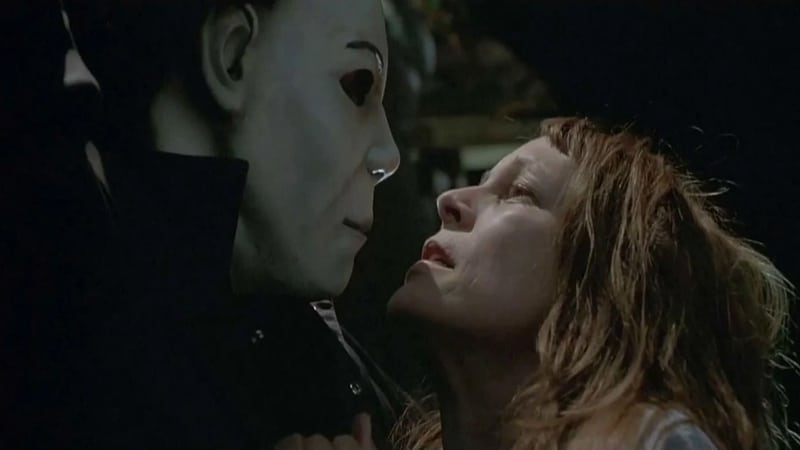 Halloween-Resurrection-Laurie-Strode-Death