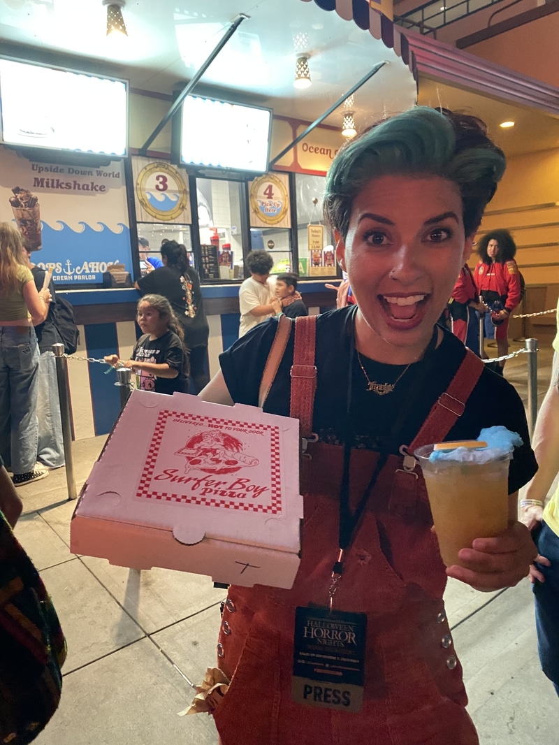 HHN Surfer Boy Pizza Scoops Ahoy