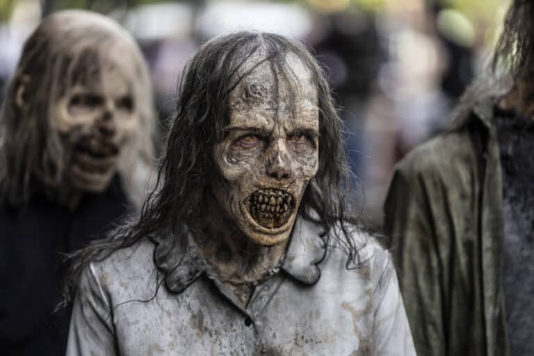 Walkers Hit NYC This Summer In THE WALKING DEAD: DEAD CITY