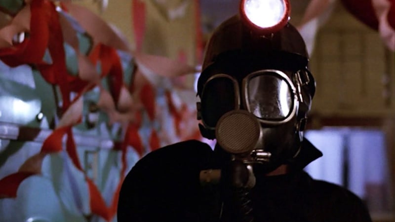 my-bloody-valentine-1981-miner-attack-laundromat