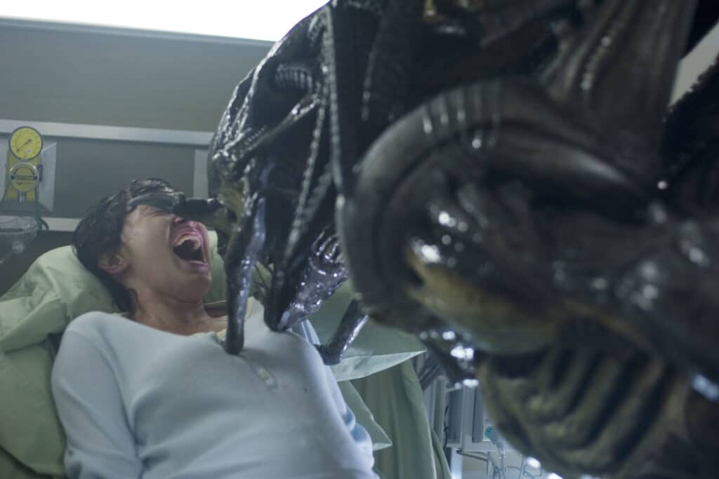 ALIENS VS. PREDATOR: REQUIEM (2007)