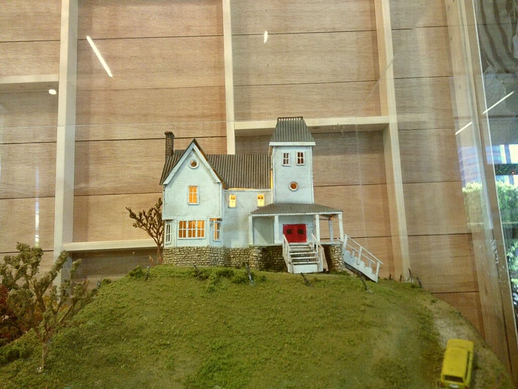 beetlejuice miniature warner bros