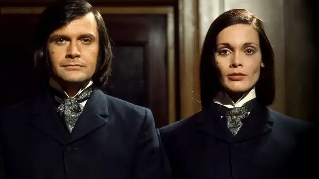 Ralph Bates and Martine Beswicke on the set of DR. JEKYLL AND SISTER HYDE