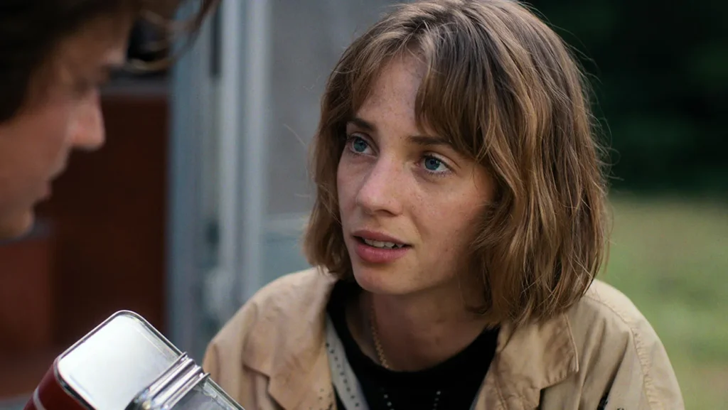 Maya Hawke in STRANGER THINGS (Credit: Netflix)
