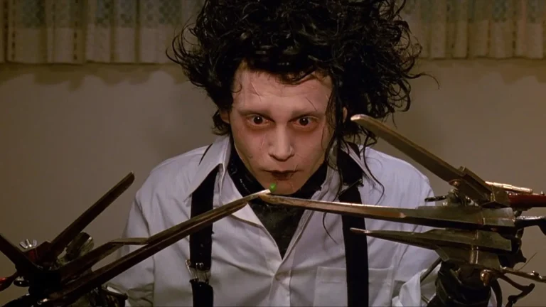 EDWARD SCISSORHANDS (Credit: 20th Century Studios)