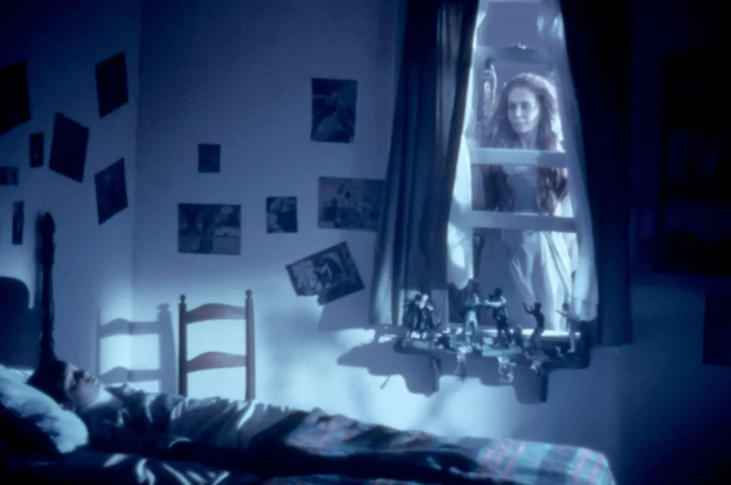 Katherine Helmond and Lukas Haas in LADY IN WHITE. (Credit: New Century Vista Film Company)