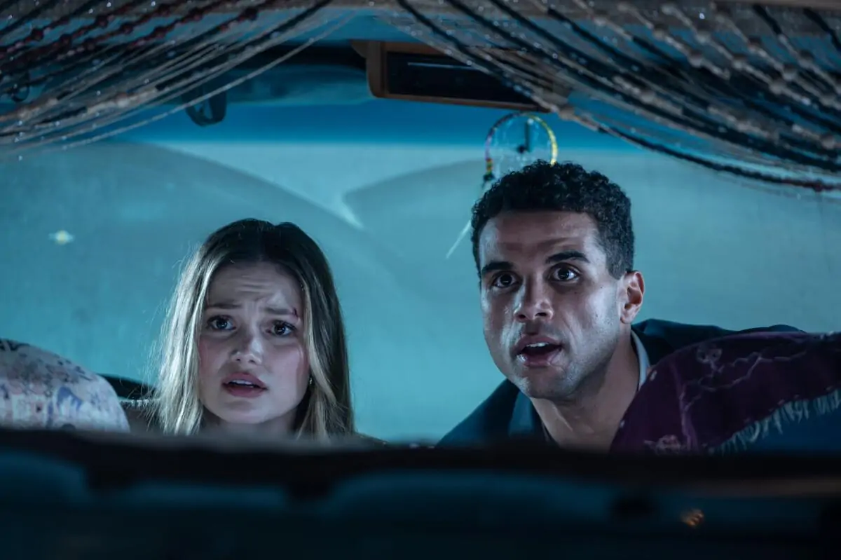 HEART EYES' Mason Gooding And Olivia Holt Agree Horror Movies Make For A  Perfect Date Night