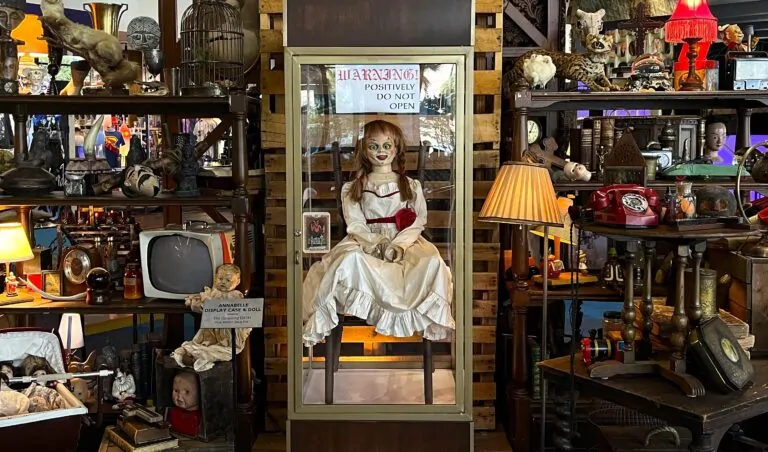 THE CONJURING's Annabelle features on the new BEHIND THE HORROR Tour (Credit: Warner Bros.)