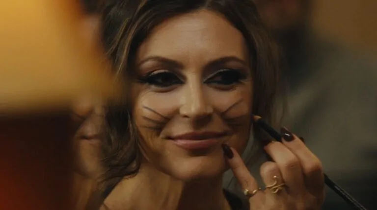 DON'T LET THE CAT OUT (Credit: Tony Timpone)