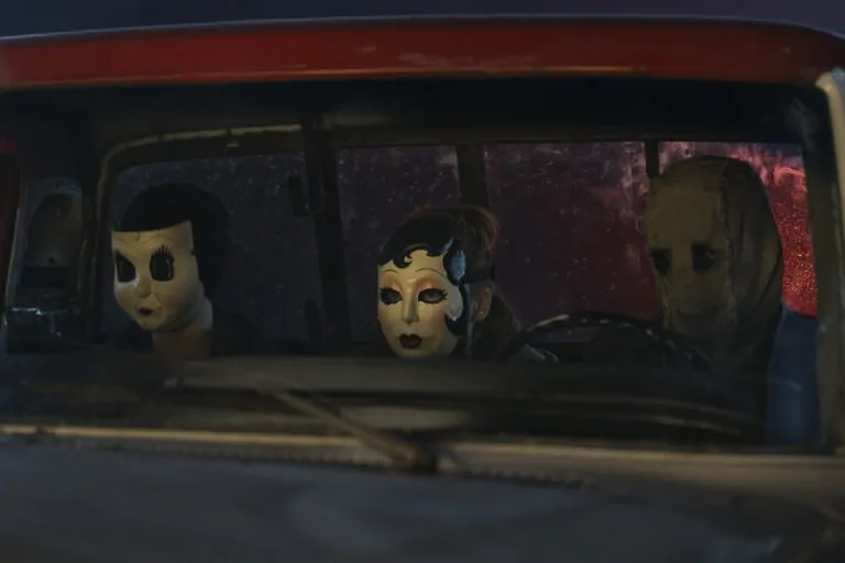 THE STRANGERS - CHAPTER 3 (Photo Credit: Jordy Clarke/Lionsgate)