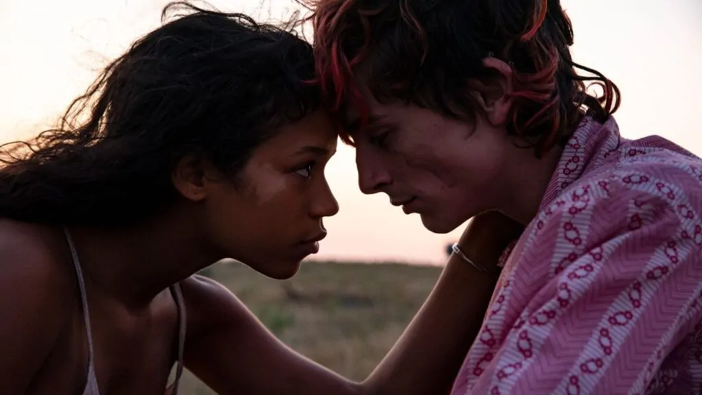 Taylor Russell and Timothée Chalamet in BONES AND ALL (2022)