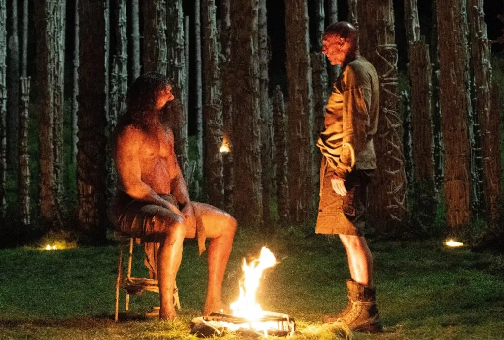 Samson (Chi Lewis-Parry) and Dr Kelson (Ralph Fiennes) in Nia DaCosta's 28 YEARS LATER: THE BONE TEMPLE (Credit: Sony)