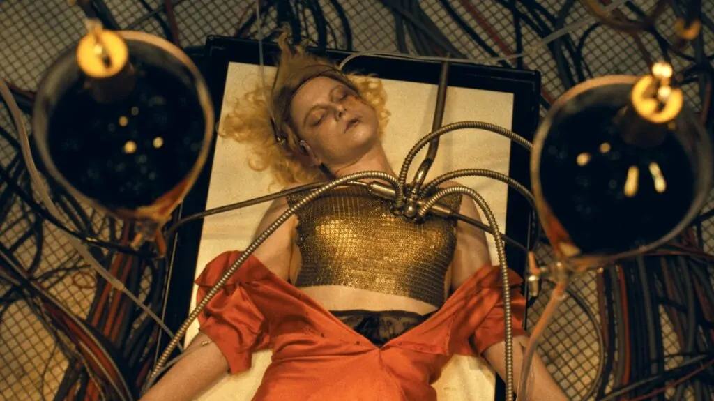 THE BRIDE! (Credit: Warner Bros.)