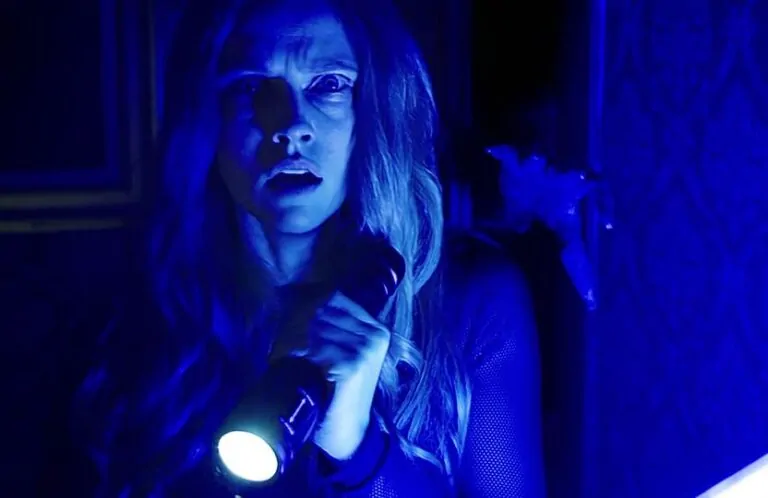 Teresa Palmer in LIGHTS OUT (Credit: New Line)