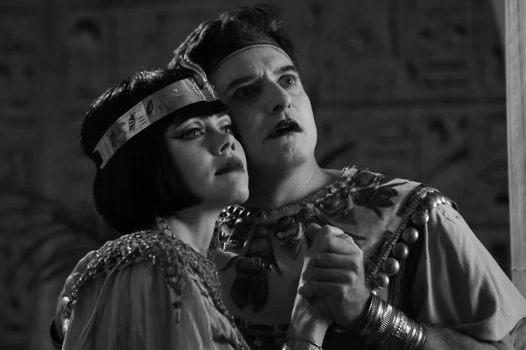 A BLIND BARGAIN (Credit: Ottermole)