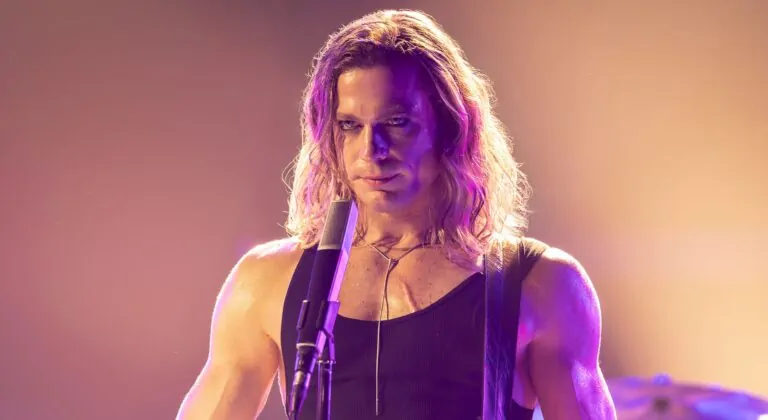 Sam Reid as Lestat in INTERVIEW WITH THE VAMPIRE (Credit: Sophie Giraud/AMC)