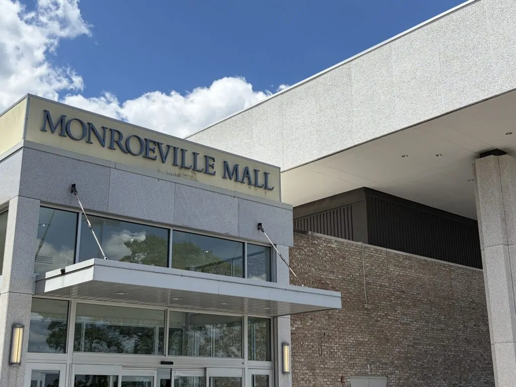 Monroeville Mall entrance DAWN OF THE DEAD filming location
