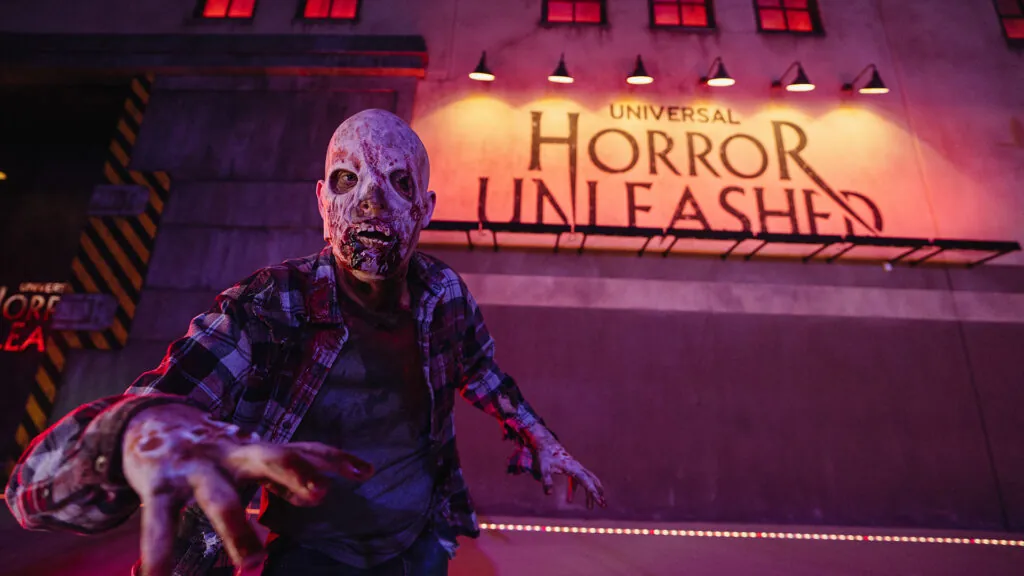 an infected zombie RESIDENT EVIL at Universal Horror Unleashed (Credit: Universal)