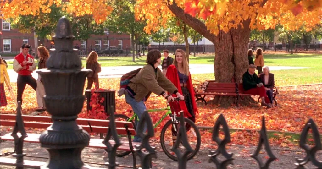 halloween movie locations you can actually visit Max and Allison in Salem Commons - HOCUS POCUS (Credit: Disney)