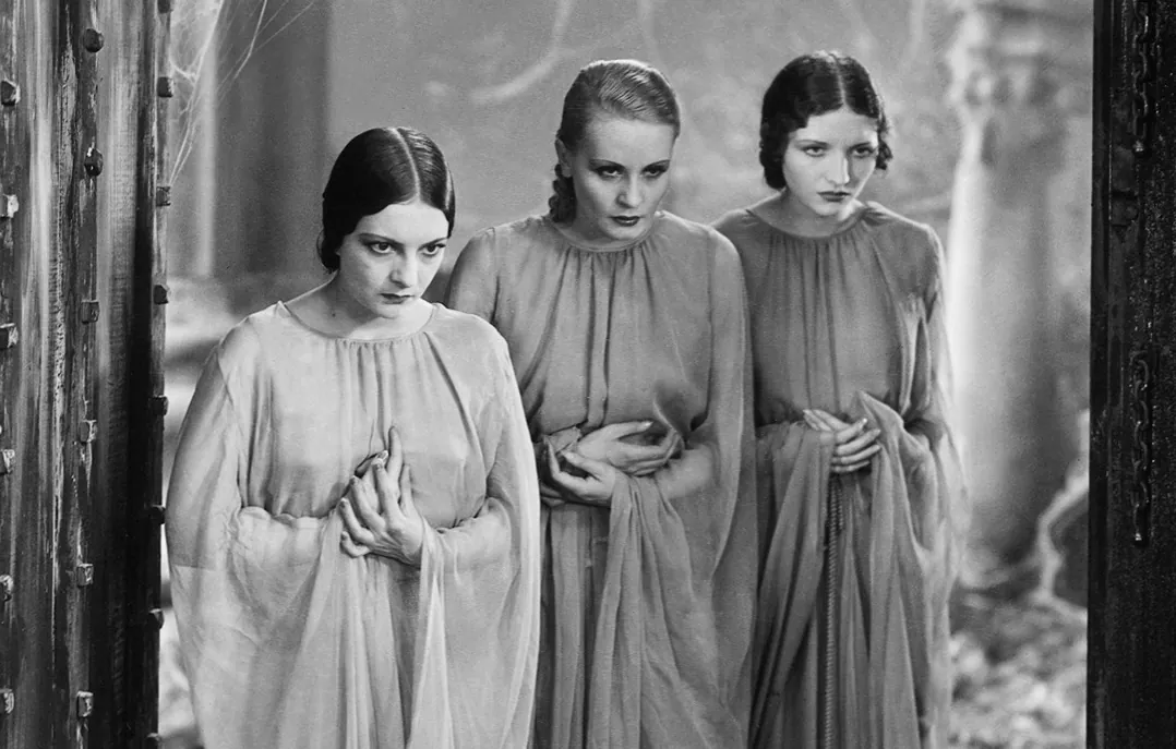 DRACULA (Credit: Universal Pictures)