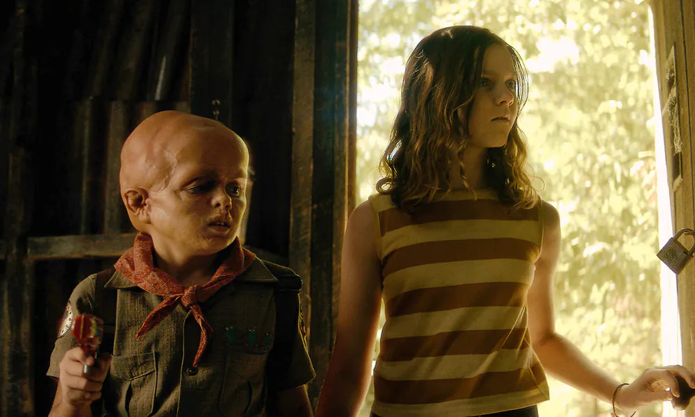 Callum Vinson and Gwendolyn Sundstrom in CRYSTAL LAKE. (Credit: Peacock)