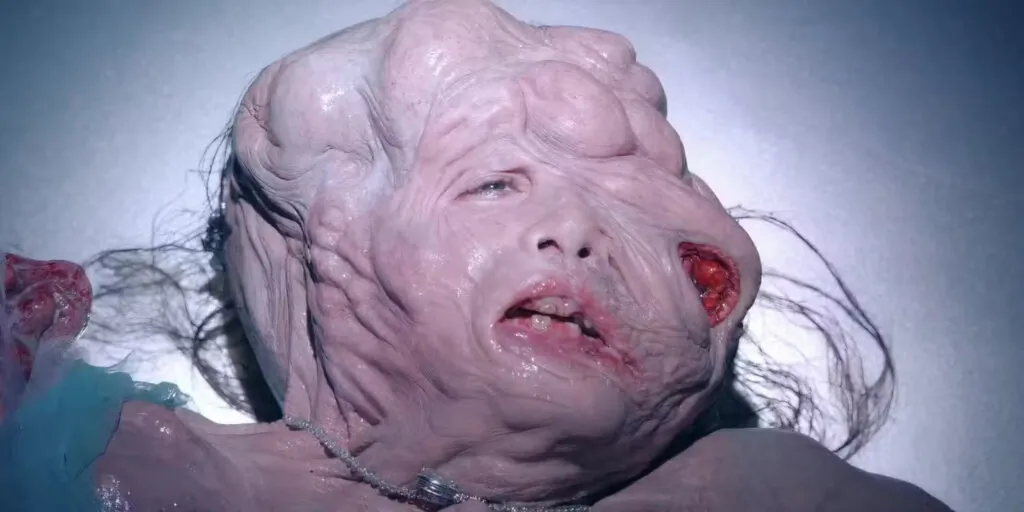 Monstro ElisaSue in THE SUBSTANCE. (Credit: Mubi)